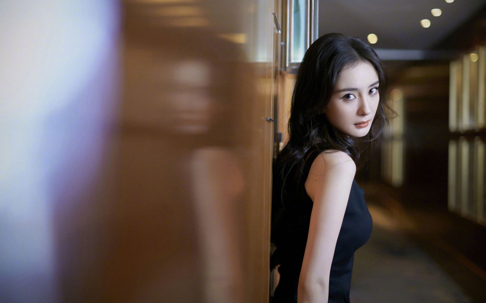 “逆风冲刺：车手在不利条件下的逆袭奇迹”，逆风车比赛视频